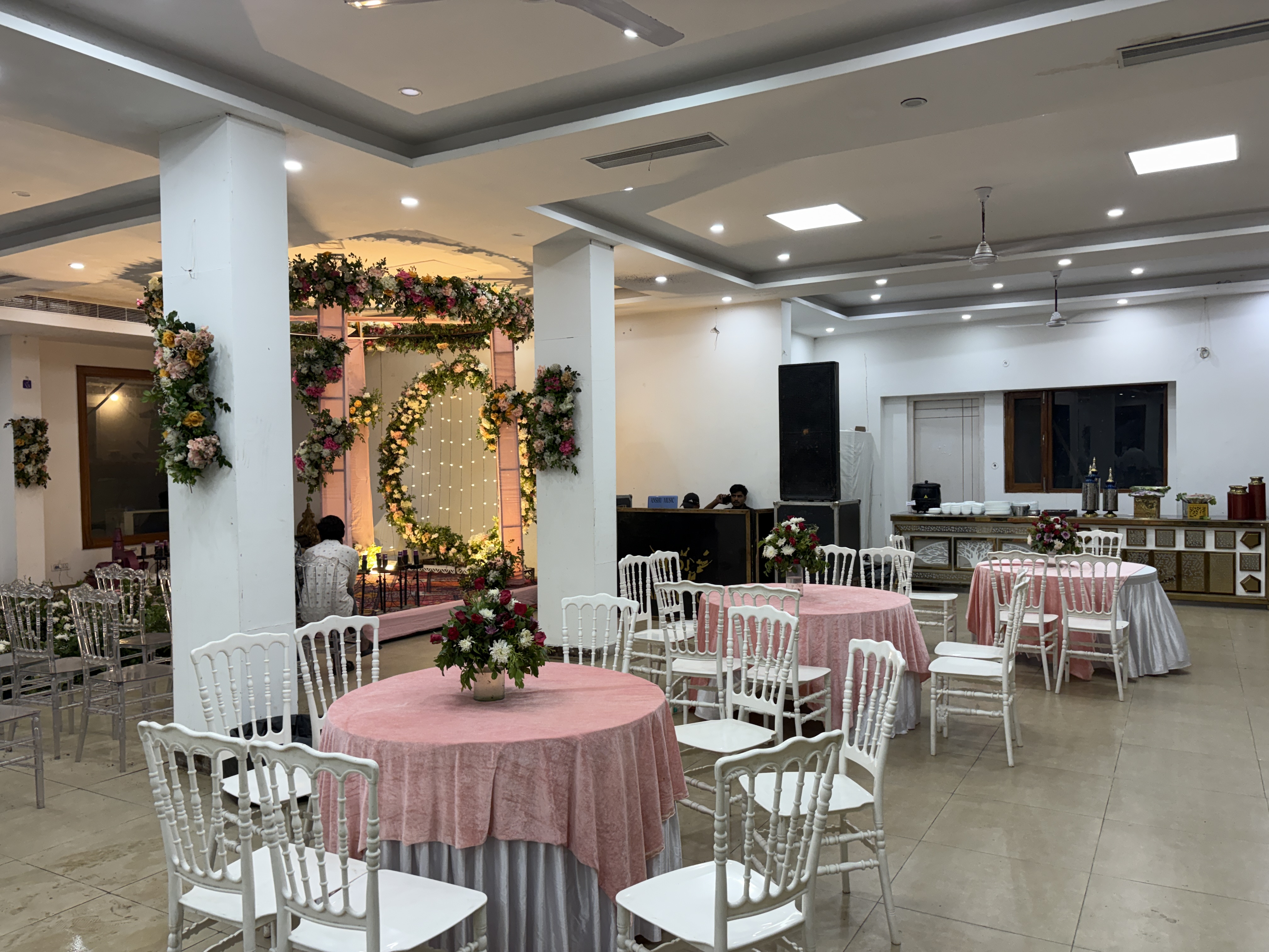 Indoor wedding decor photo at Corbett Wild Resort
